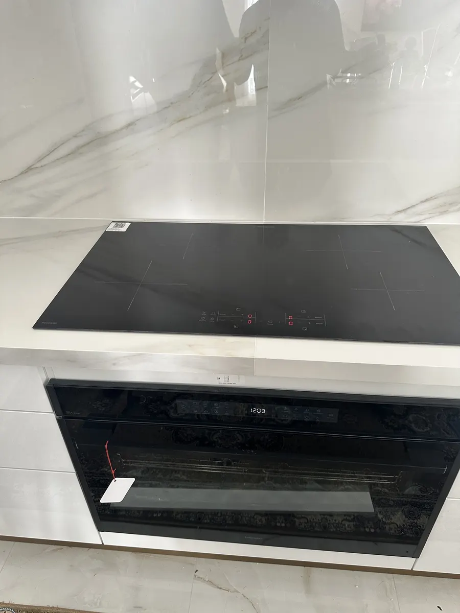 Oven and cooktop connected during a kitchen renovation in Kuraby